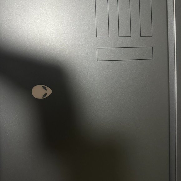 Alienware m15 R7 - Picture 3 of 9